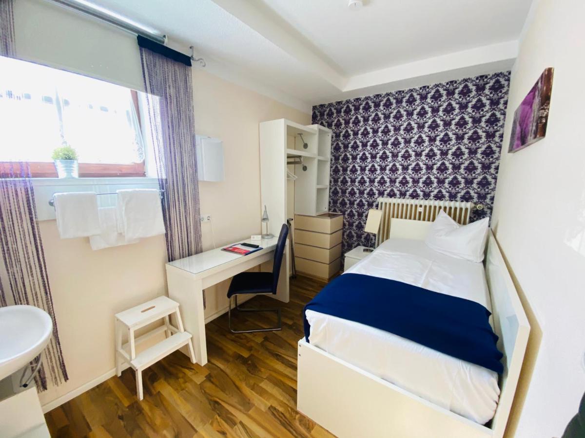 Airport Hotel Hallbergerhof Hallbergmoos Esterno foto